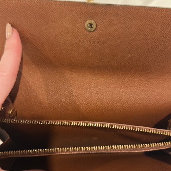 Authentic LV wallet with refurbished chain - Picture 2 of 2